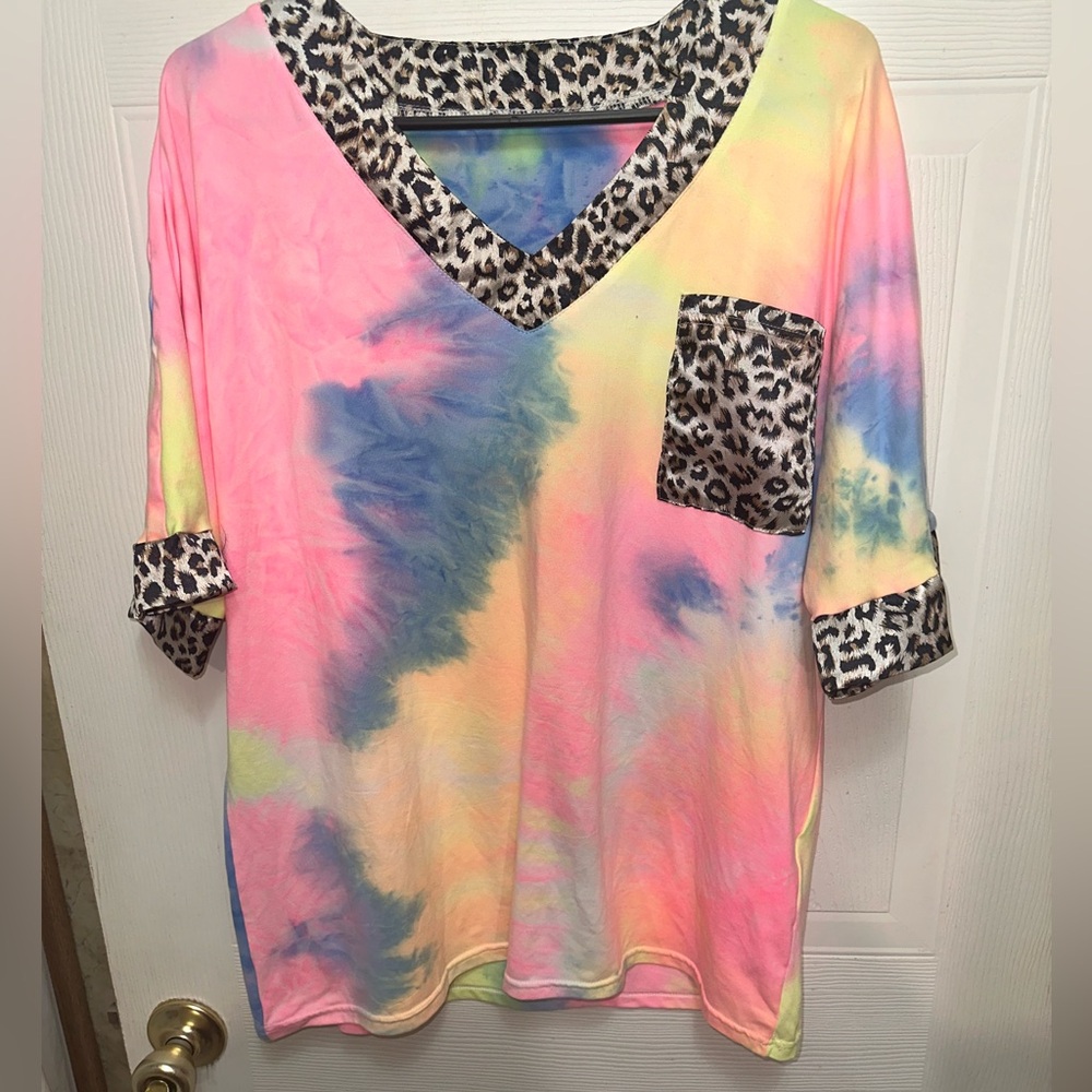 Women’s size XXL boutique Tye dyed shirt.